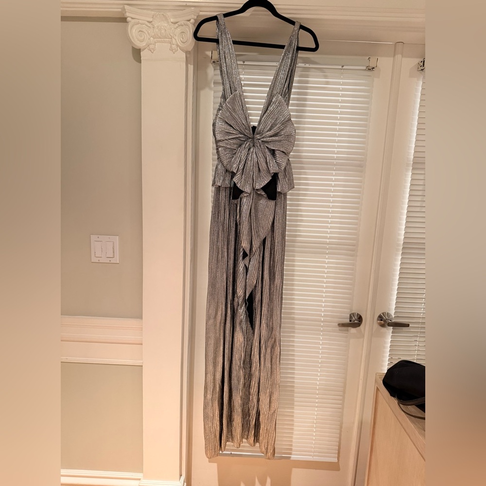 Del Core Silver Gown